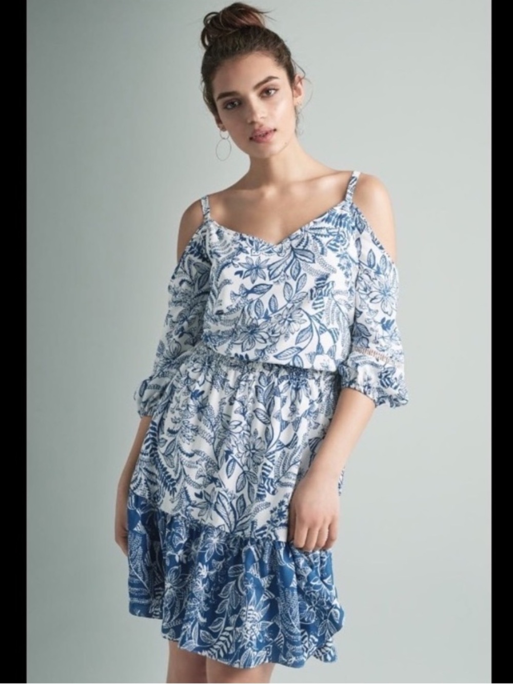 Eliza J Blue and White Cold-Shoulder Floral Mini Dress - size 6
